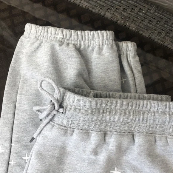 Hem & Thread Joggers - Picture 3 of 7